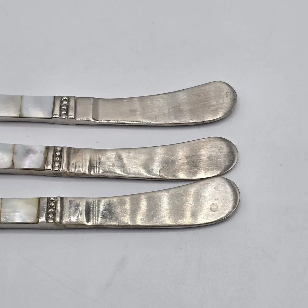 Bombay Baroque Pate Appetizer Set 3 Knives Mother of Pearl Shell Habdles